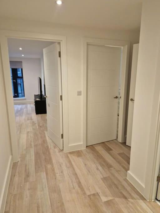 Modern-New Build Apartment In Бирмингем Экстерьер фото