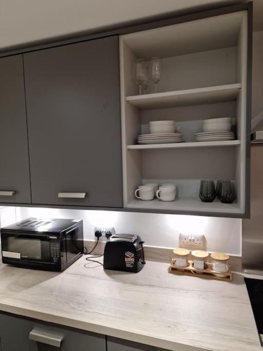 Modern-New Build Apartment In Бирмингем Экстерьер фото